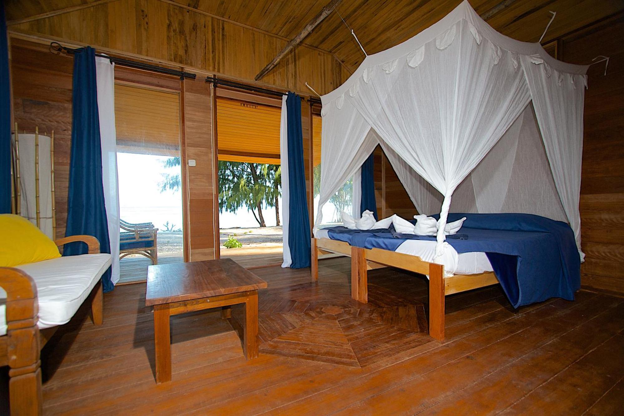 Agusta Eco Resort Pulau Mansuar Экстерьер фото
